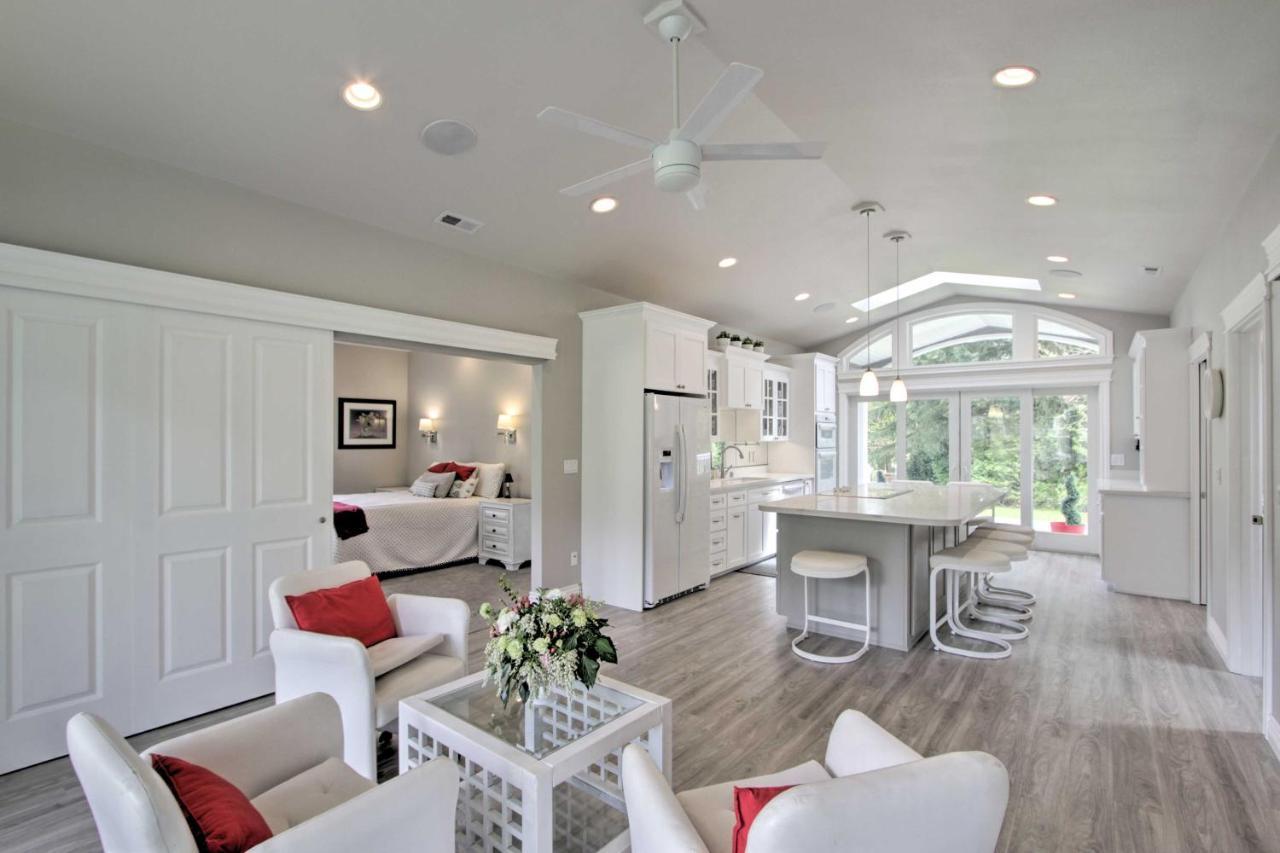 Contemporary Tacoma Cottage With Deck And Pond! 外观 照片